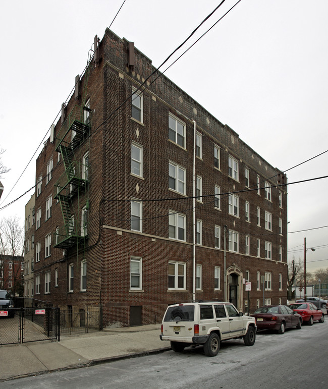 555 Central Ave in Jersey City, NJ - Building Photo - Building Photo