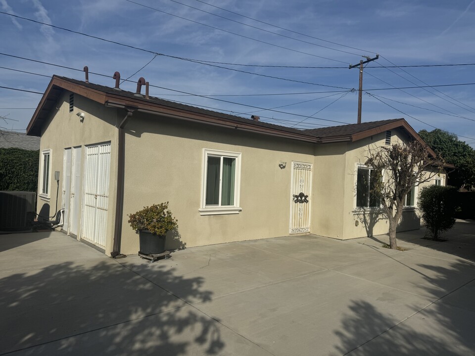 8725 Clarinda Ave in Pico Rivera, CA - Building Photo