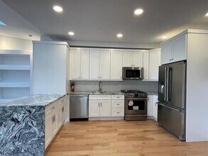 9009 Riverside Pl in North Bergen, NJ - Building Photo - Building Photo