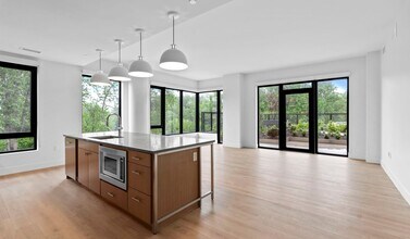 Ravel and Royale in North Bethesda, MD - Foto de edificio - Building Photo