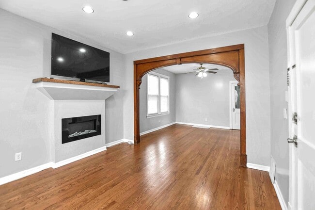 1302 S 61st Ave in Cicero, IL - Building Photo - Building Photo