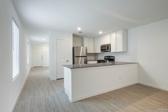 9706 Durham Ml, Unit 257 in San Antonio, TX - Building Photo - Building Photo