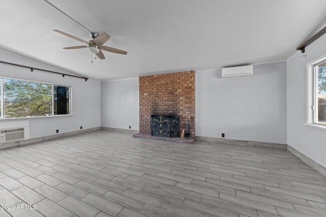 692 W Wickenburg Way in Wickenburg, AZ - Building Photo - Building Photo