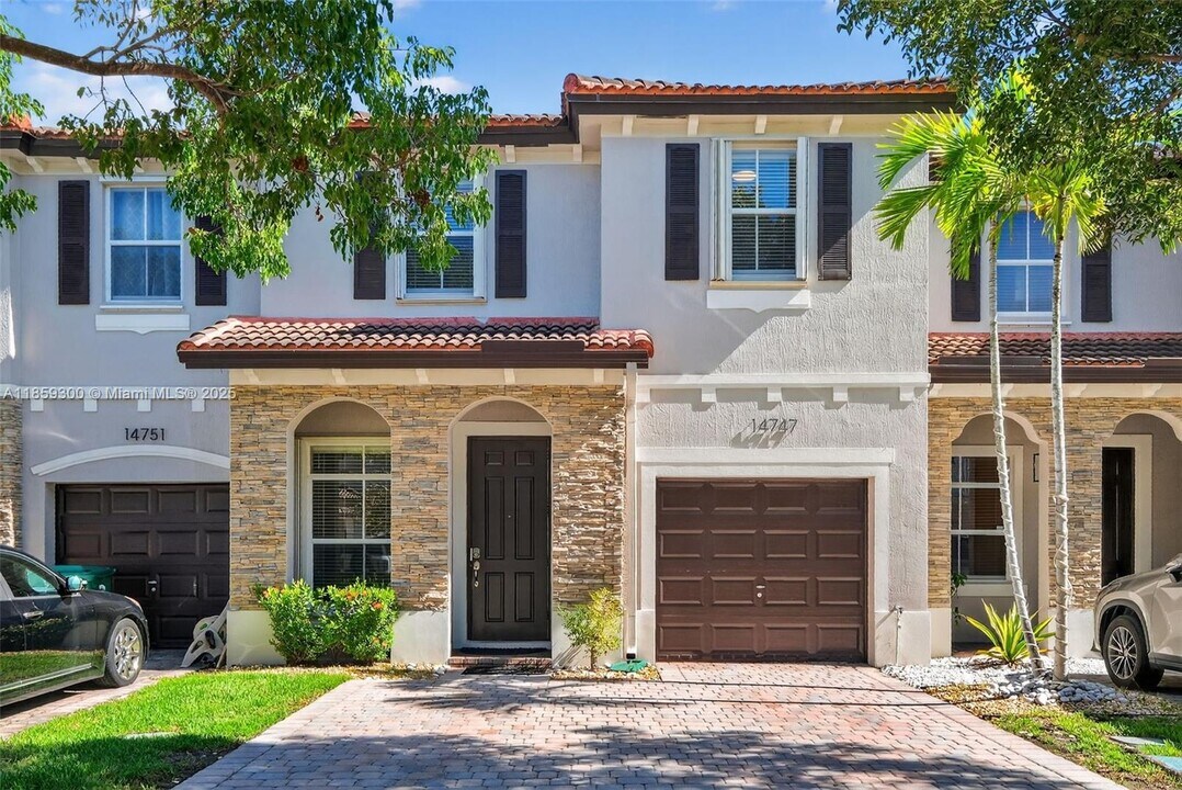 14747 SW 25th Ln in Miami, FL - Building Photo
