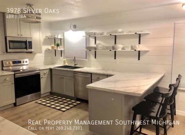 property at 3978 Silver Oaks Dr