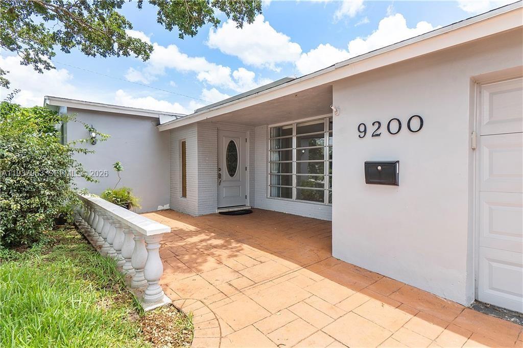 9200 SW 55th St in Cooper City, FL - Building Photo