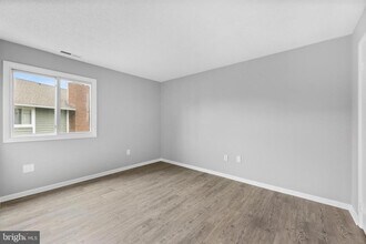 2415 Ravens Crest Dr in Plainsboro, NJ - Building Photo - Building Photo