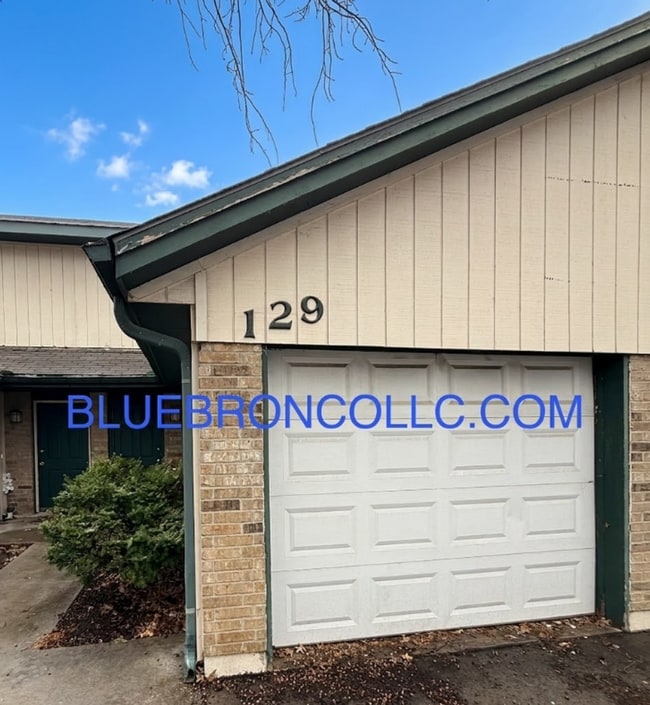 property at 129 SW Oxford Pl