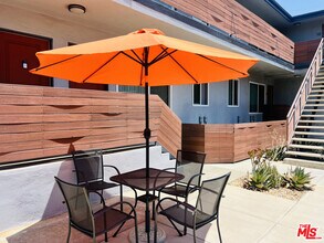 1136 Spazier Ave in Glendale, CA - Foto de edificio - Building Photo