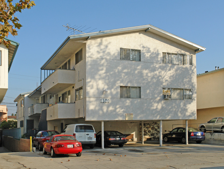 1520 S Sherbourne Dr in Los Angeles, CA - Building Photo