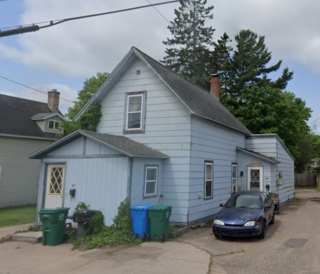 property at 1212 Division St