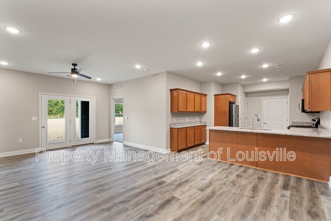 Adelyn Apartments in New Albany, IN - Foto de edificio - Building Photo