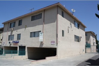 Royal Lee in Van Nuys, CA - Building Photo - Building Photo