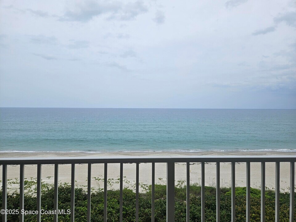 1095 Jimmy Buffett Mem Hwy in Indialantic, FL - Building Photo