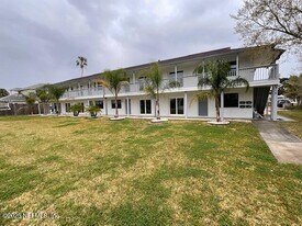 318 Arricola Ave in St. Augustine, FL - Building Photo
