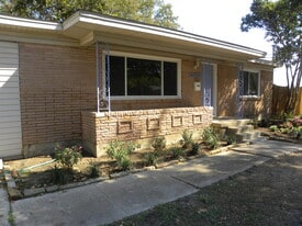 10308 Libby Ln in Dallas, TX - Building Photo