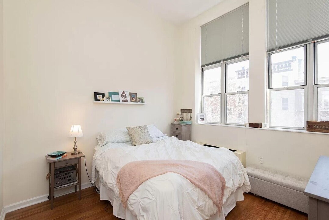 450 7th St in Hoboken, NJ - Building Photo