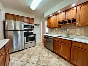 7045 Holly Hills Ave in St. Louis, MO - Building Photo - Building Photo