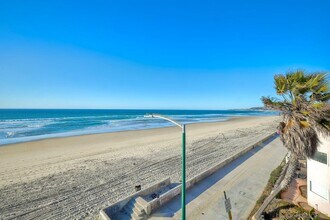 3285 Ocean Front Walk in San Diego, CA - Building Photo - Building Photo