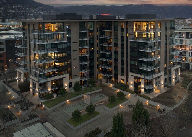 1830 NW Riverscape St, Unit 209 in Portland, OR - Building Photo - Building Photo