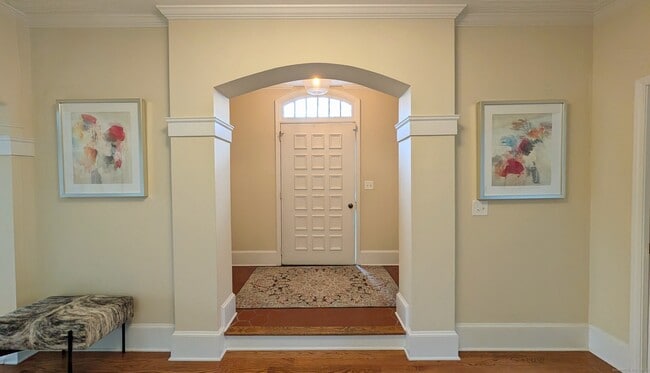 40 Hull Pl in Ridgefield, CT - Building Photo - Building Photo