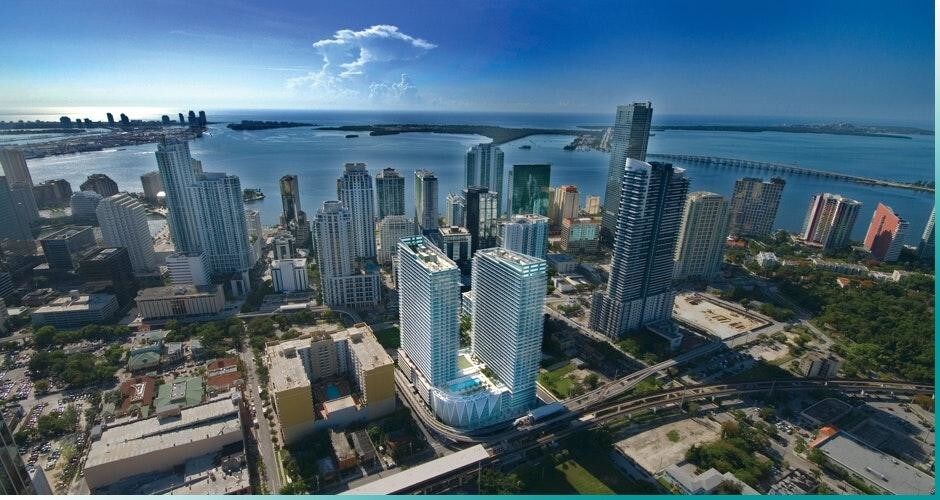 1111 SW 1st Ave, Unit 1450s in Miami, FL - Foto de edificio