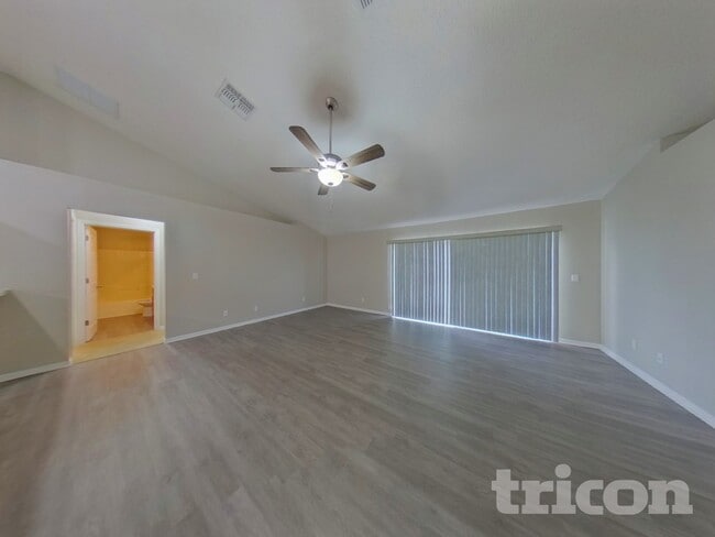 1026 Sandhill St in Groveland, FL - Foto de edificio - Building Photo