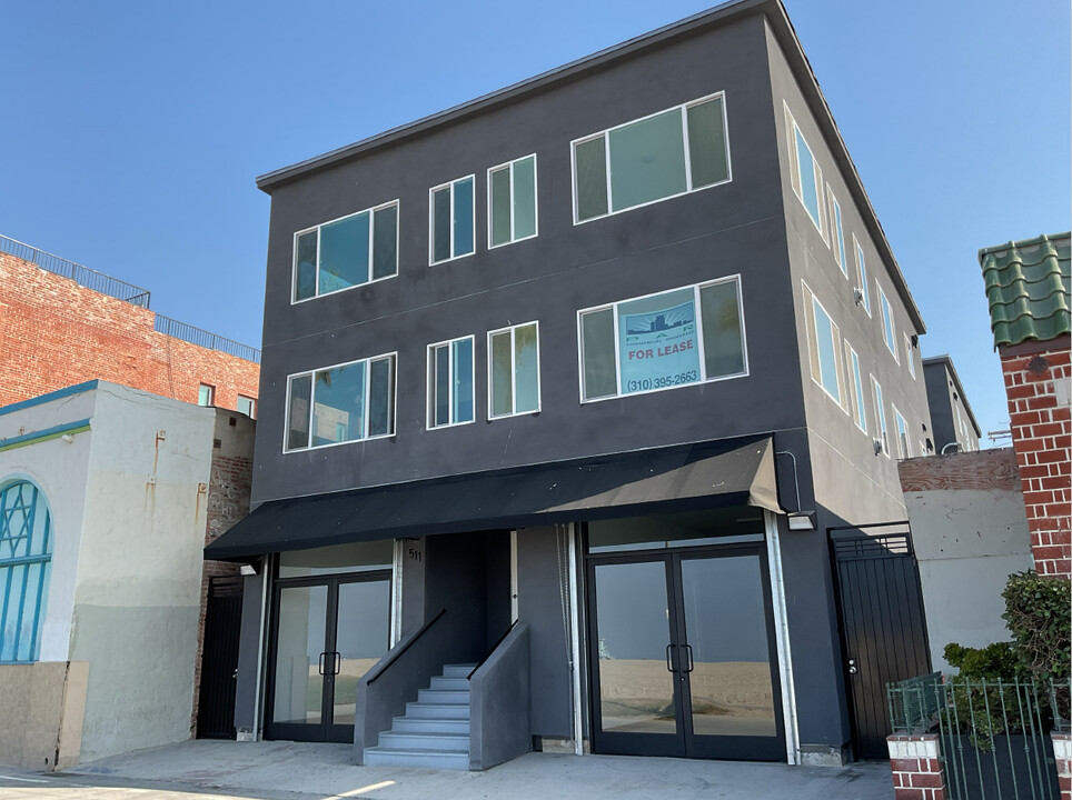 511 Ocean Front Walk in Venice, CA - Foto de edificio