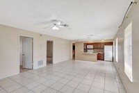 614 Holly Dr in Palm Beach Gardens, FL - Building Photo - Building Photo