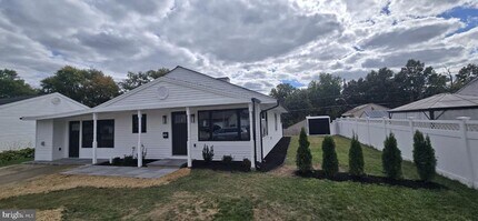 702 Beaumont Rd in Fairless Hills, PA - Building Photo - Building Photo