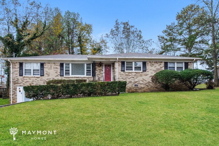 2403 NW Esther Ave in Huntsville, AL - Building Photo