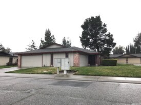 1541 Silver Creek Cir, Unit 1541 Unit in Stockton, CA - Building Photo