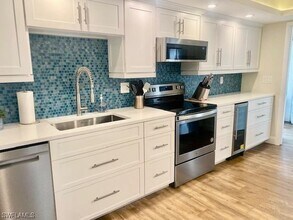 4523 Windjammer Ln in Ft. Myers, FL - Building Photo - Building Photo