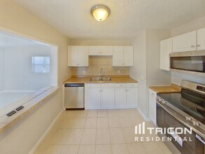 7000 Brentford Rd in Sarasota, FL - Building Photo - Building Photo