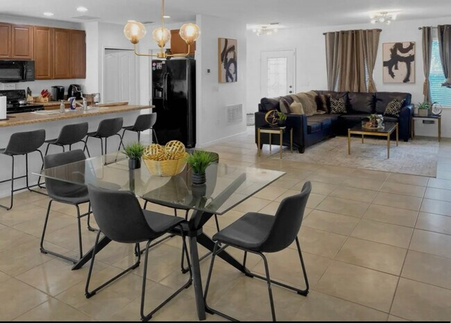 3809 Spring Creek Rd in Dundee, FL - Foto de edificio - Building Photo