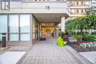 75 King St E in Mississauga, ON - Building Photo - Building Photo