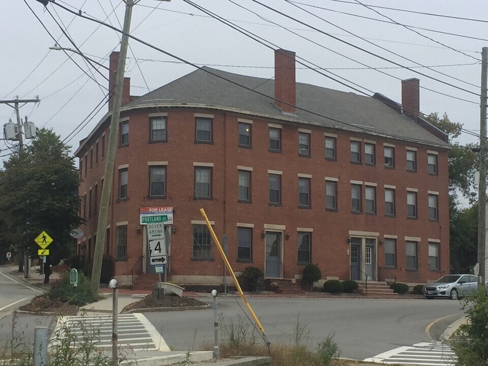 6 Portland Ave, Unit 200 in Dover, NH - Foto de edificio