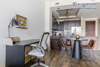 101 Colorado St in Austin, TX - Foto de edificio - Building Photo
