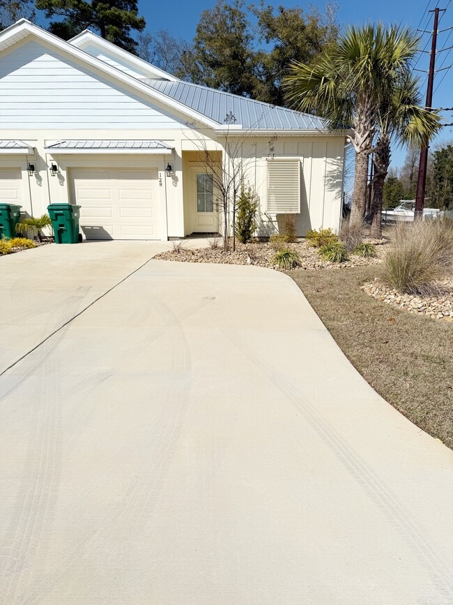 property at 128 Hallandale Ln