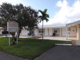 Pelican's Nest in Pompano Beach, FL - Building Photo