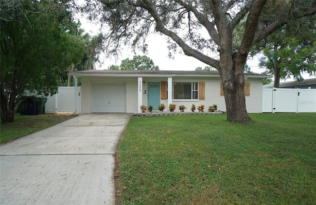property at 3209 W Wallace Ave
