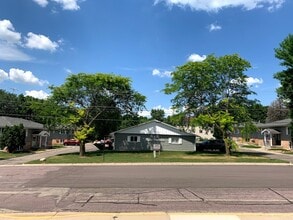 1104 3rd St SW, Unit 1 in Faribault, MN - Building Photo - Building Photo