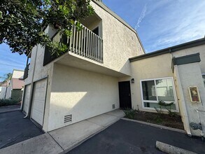 7200 Melody Ln in La Mesa, CA - Building Photo - Building Photo