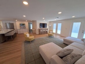 1203 Lyric Ln in Sarasota, FL - Building Photo - Building Photo