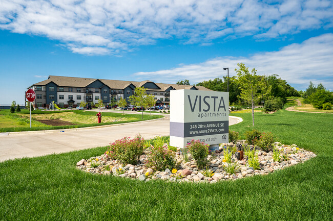 Vista Apartments in St. Joseph, MN - Building Photo - Building Photo