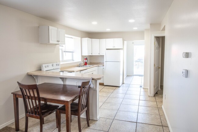308 E Clark St