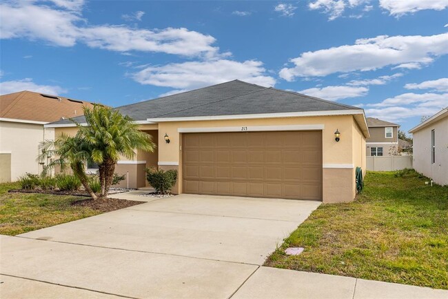 213 Lake Lucerne Way in Winter Haven, FL - Foto de edificio - Building Photo