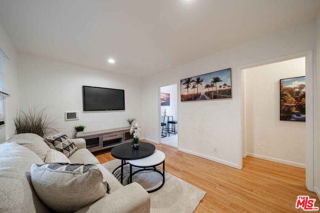823 Highland Ave in Glendale, CA - Building Photo