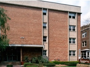 Brookglen Apartments in South Orange, NJ - Building Photo - Building Photo