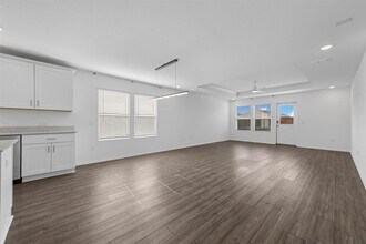 2008 Vlg Crk Ln in Denton, TX - Foto de edificio - Building Photo